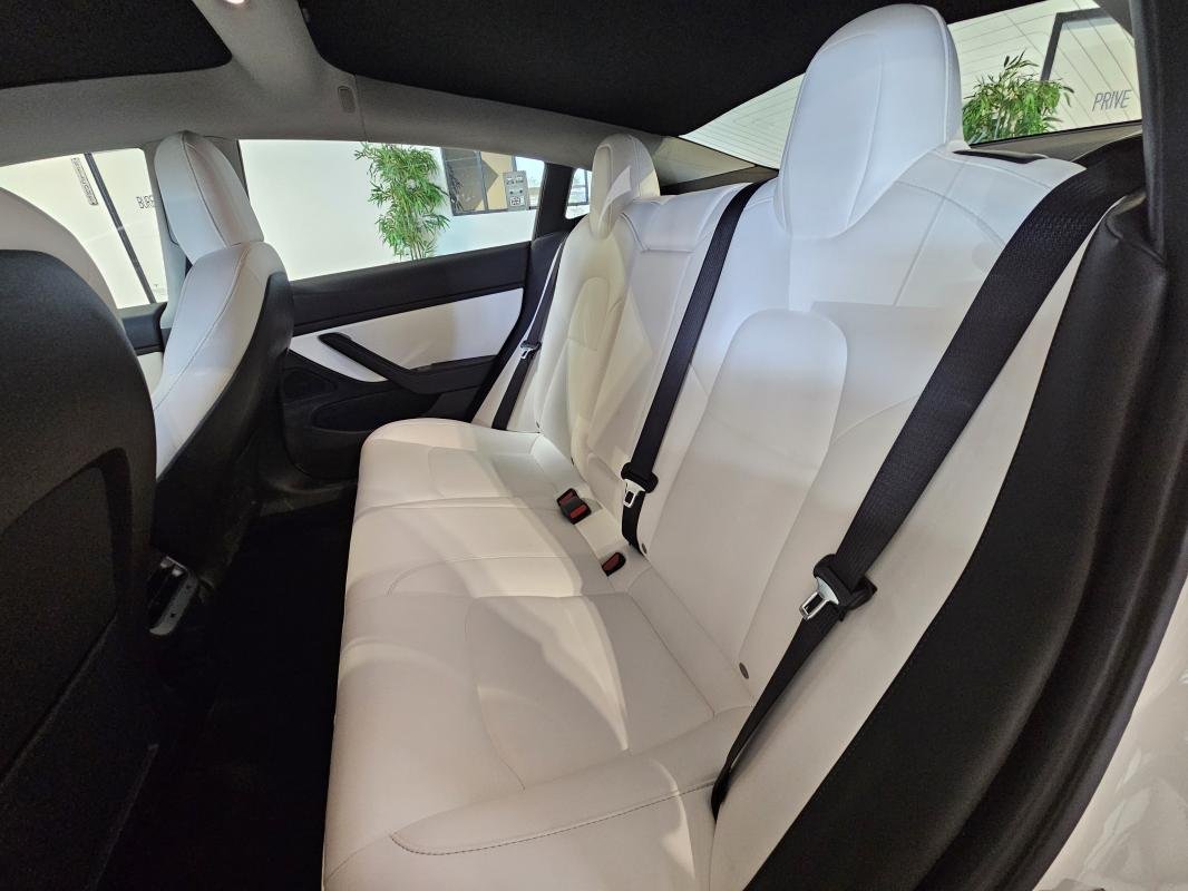 Tesla Model 3 - Photo 19
