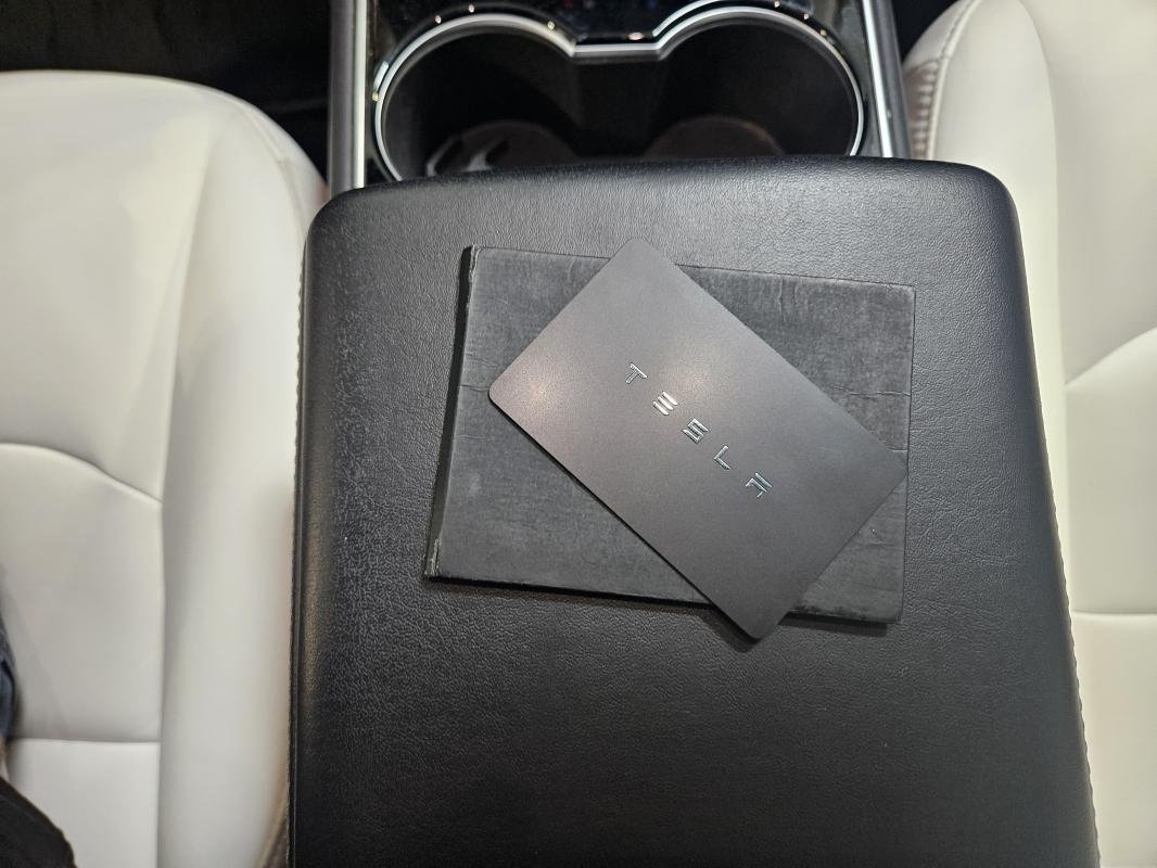 Tesla Model 3 - Photo 21