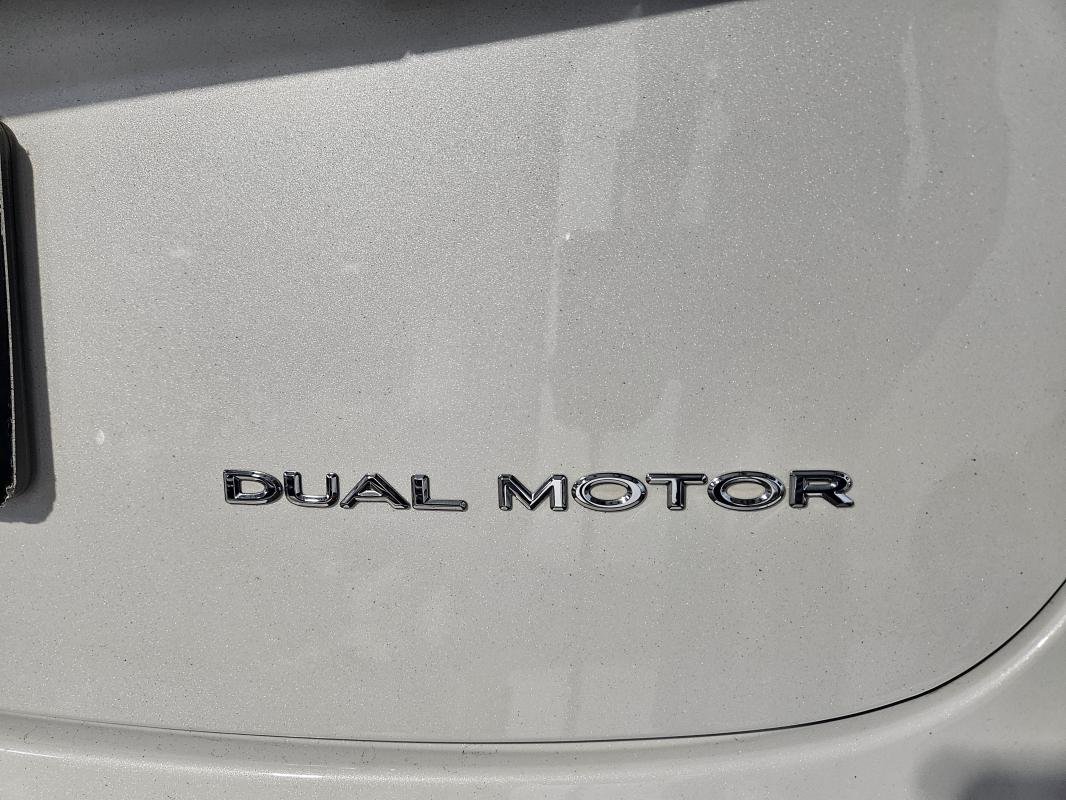 Tesla Model 3 - Photo 24