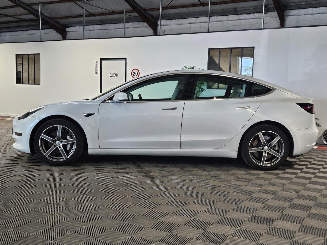 Tesla Model 3 - Photo 4