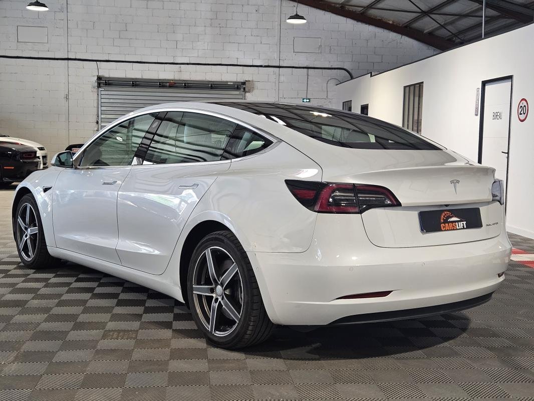 Tesla Model 3 - Photo 5