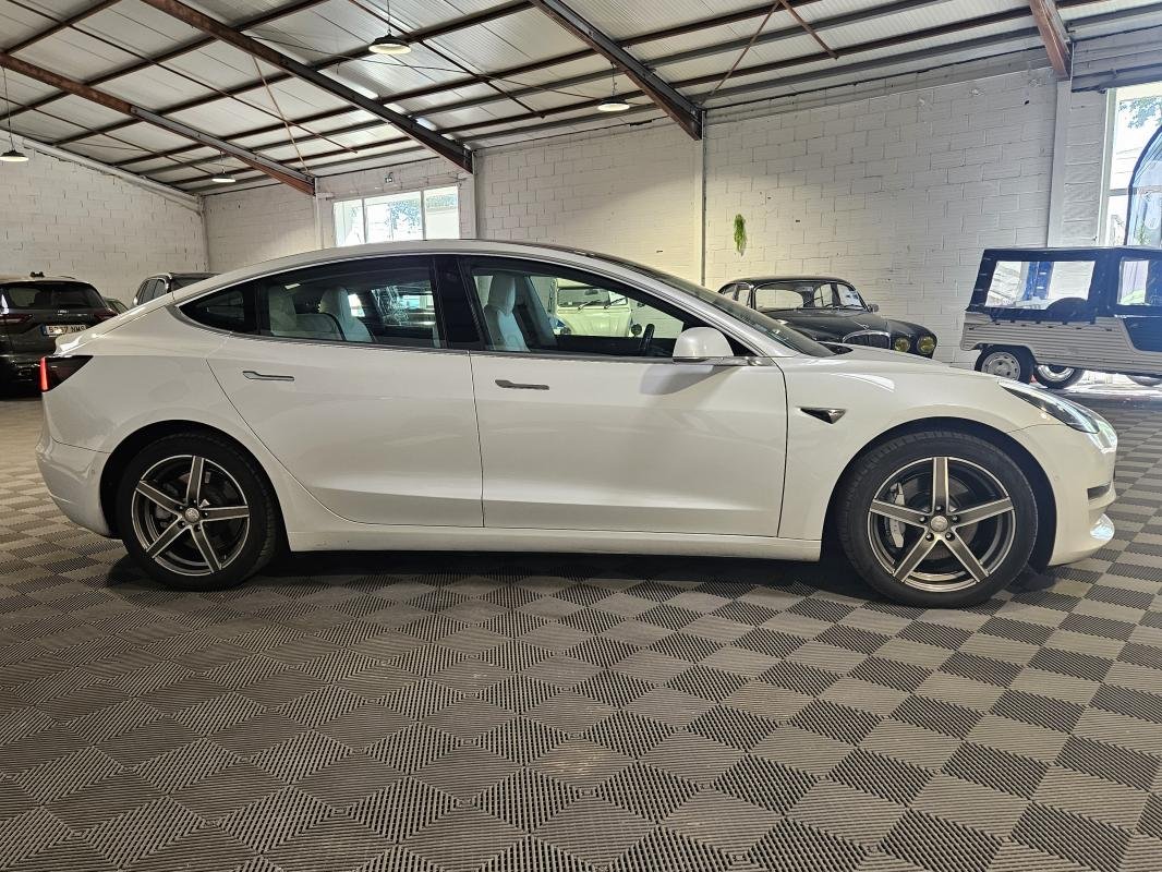 Tesla Model 3 - Photo 8