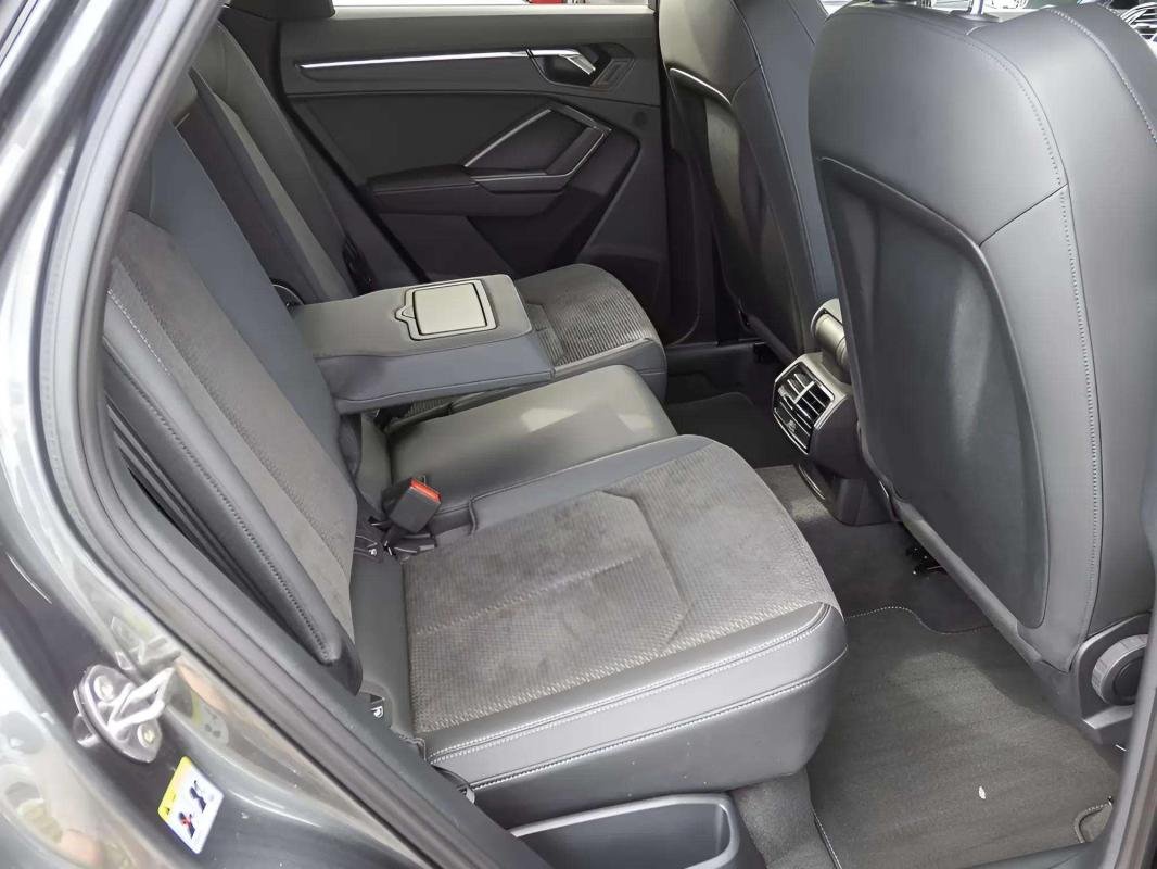 Audi Q3 - Photo 12