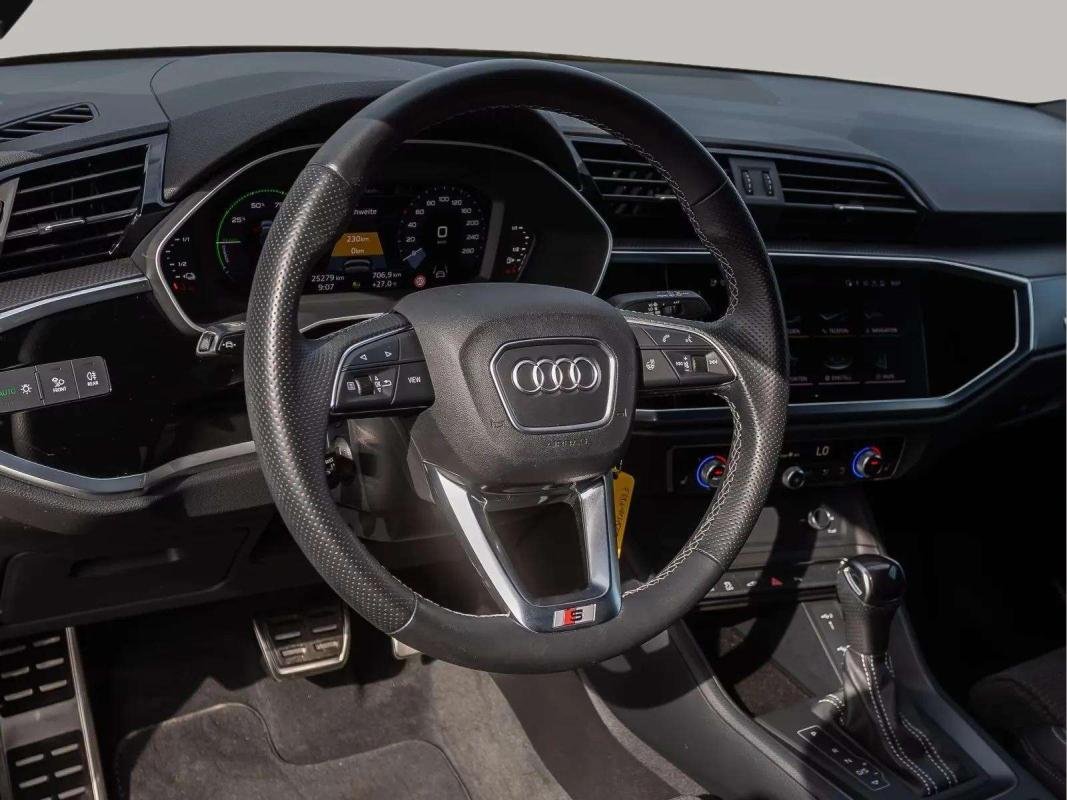 Audi Q3 - Photo 17