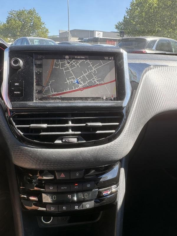 Peugeot 2008 - Photo 6