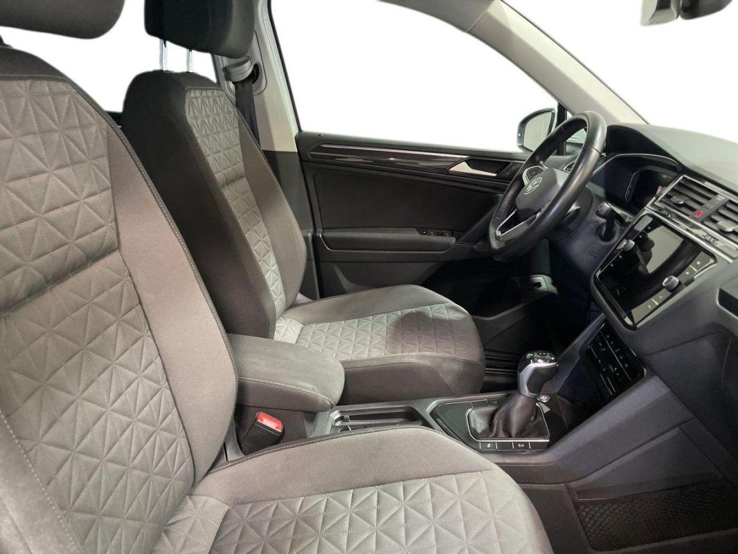 Volkswagen Tiguan - Photo 13