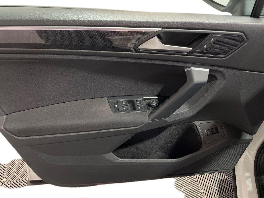 Volkswagen Tiguan - Photo 15