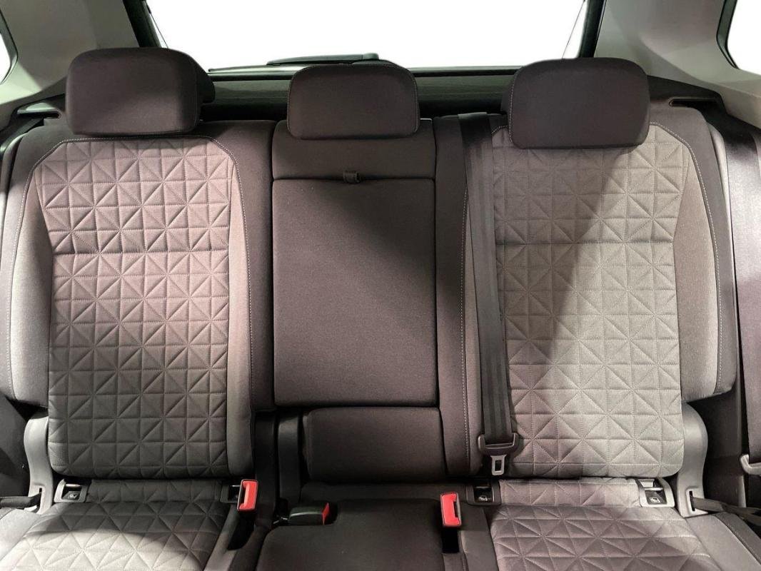 Volkswagen Tiguan - Photo 22