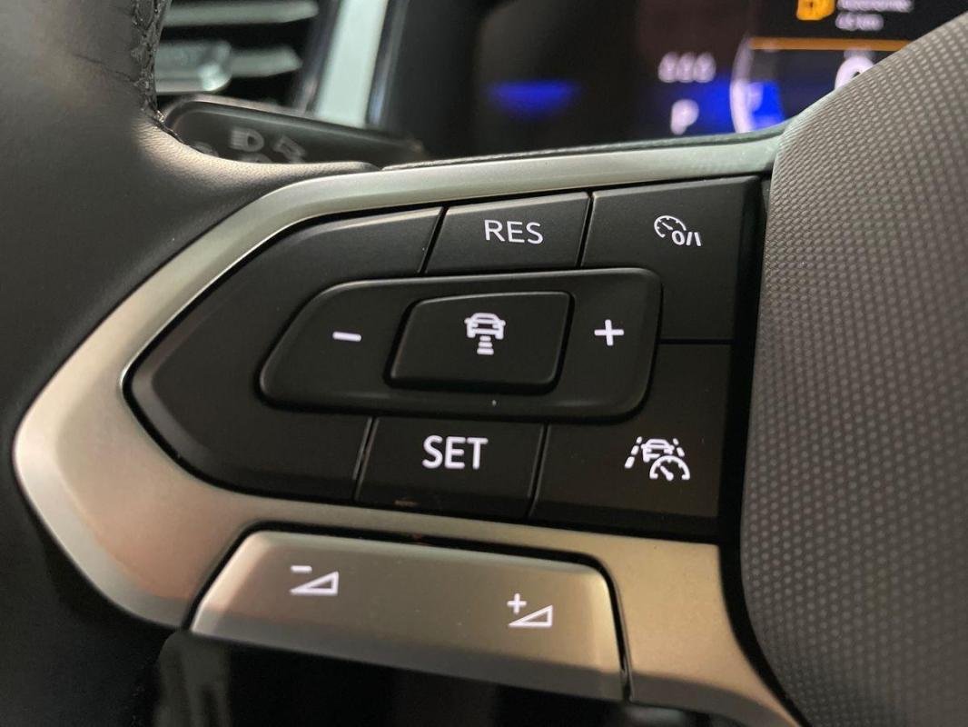 Volkswagen T-Roc - Photo 21