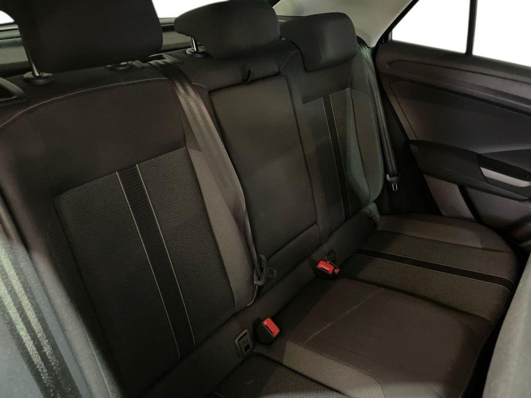 Volkswagen T-Roc - Photo 23