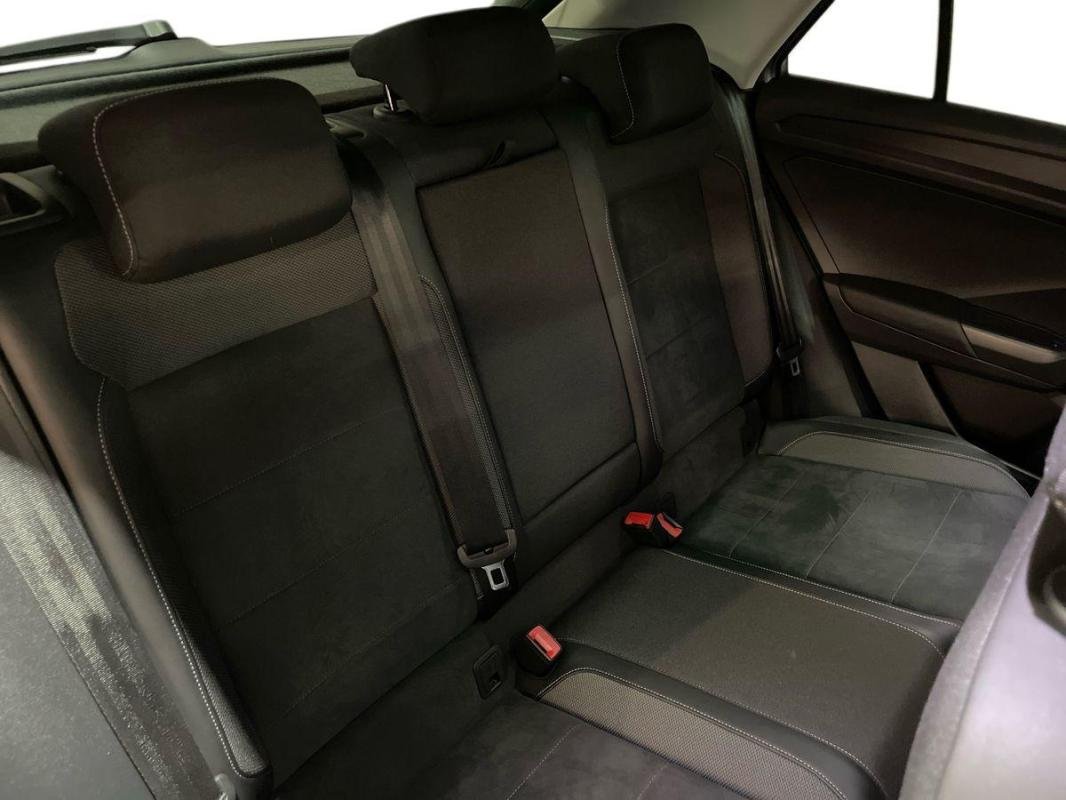 Volkswagen T-Roc - Photo 23