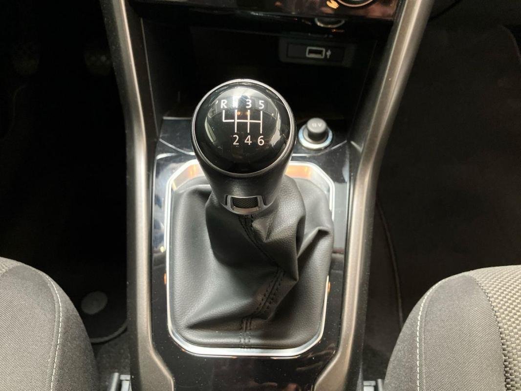 Volkswagen T-Roc - Photo 11