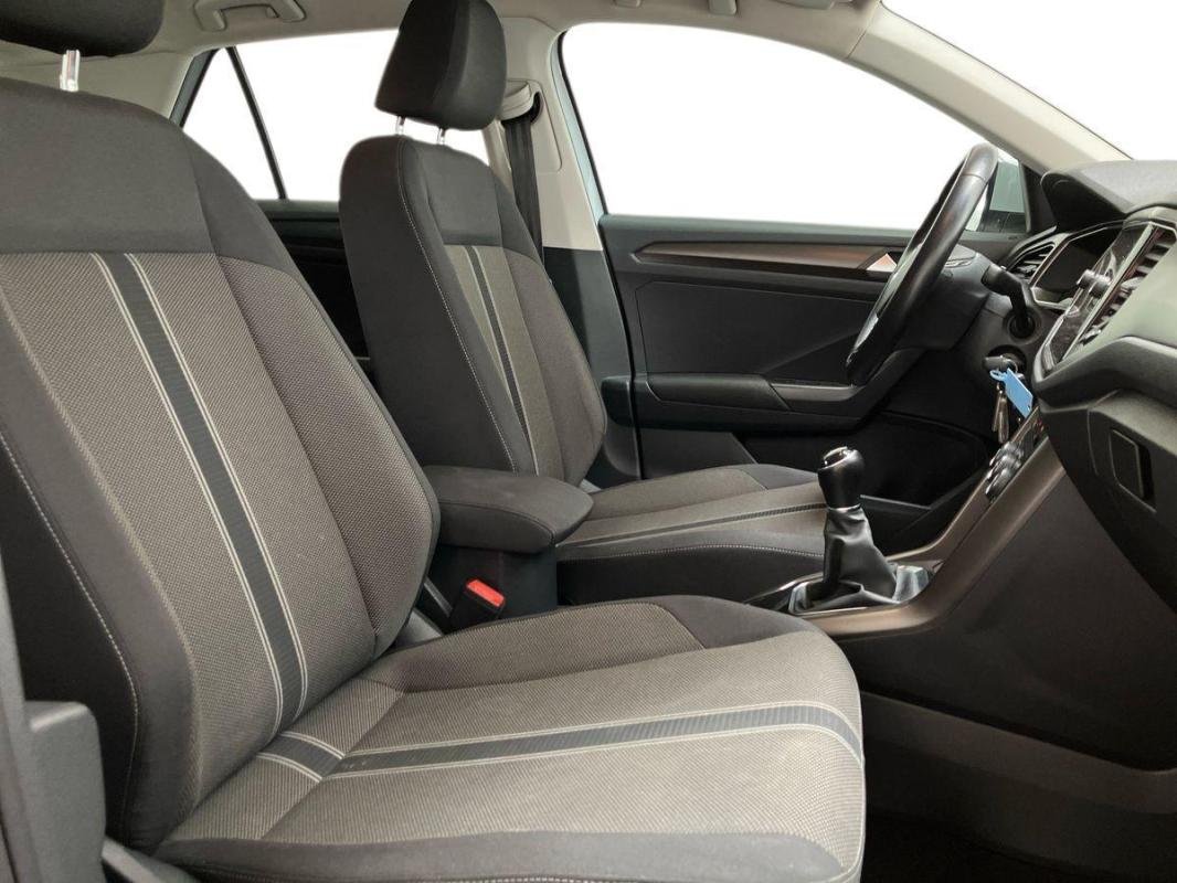 Volkswagen T-Roc - Photo 13