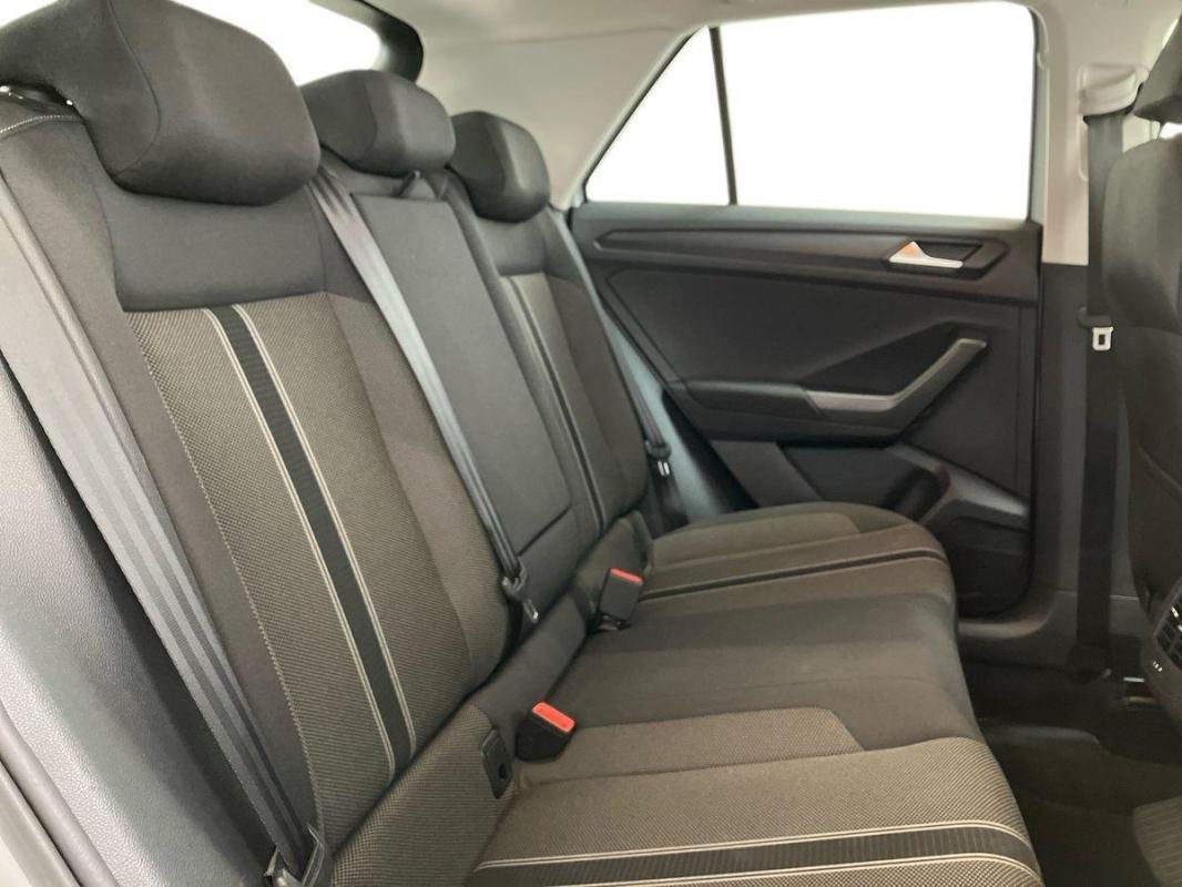 Volkswagen T-Roc - Photo 23