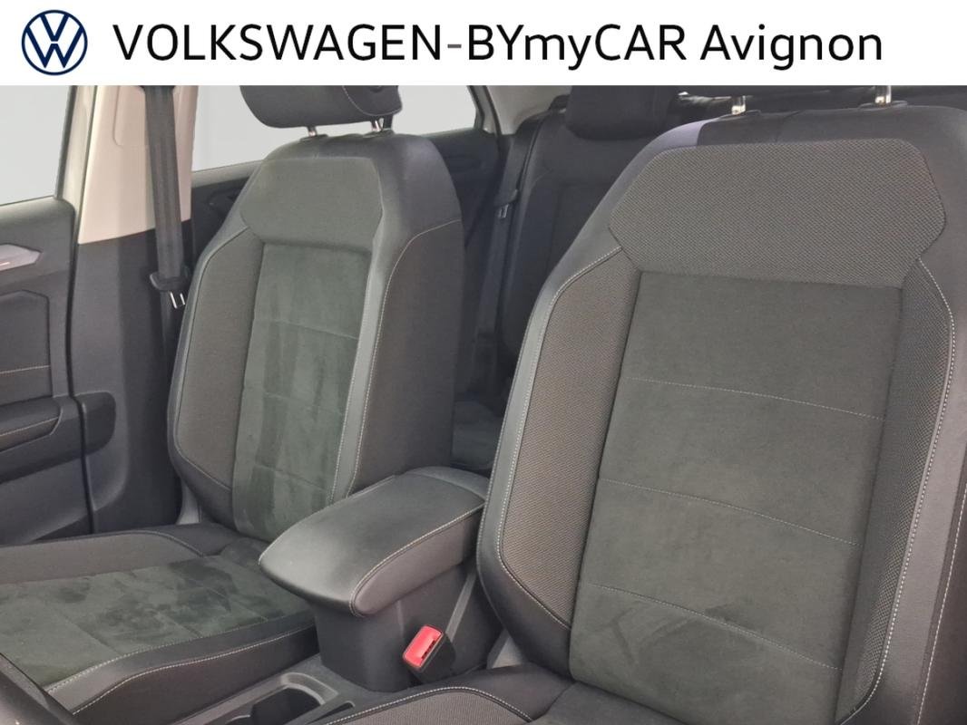 Volkswagen T-Roc - Photo 23