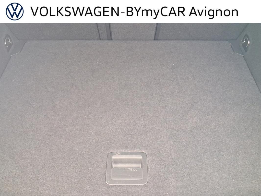 Volkswagen T-Roc - Photo 25