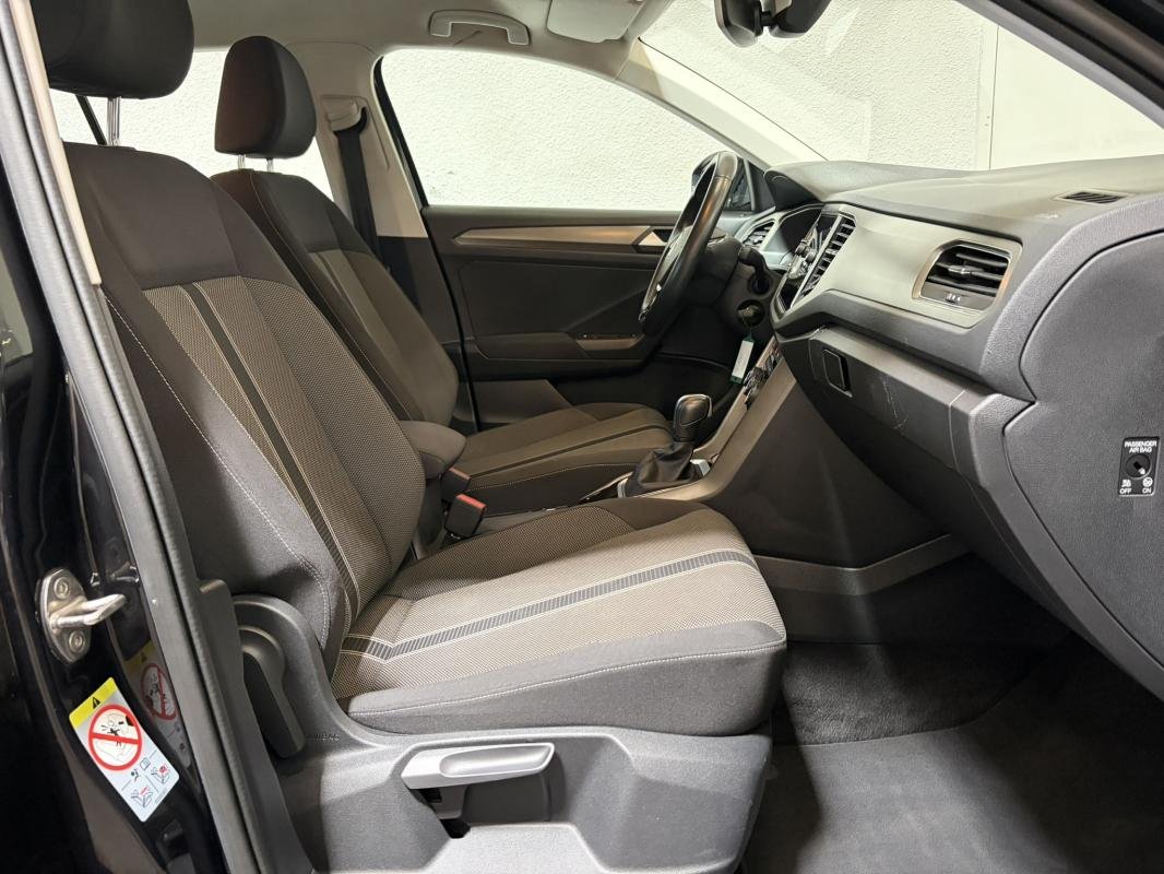 Volkswagen T-Roc - Photo 32
