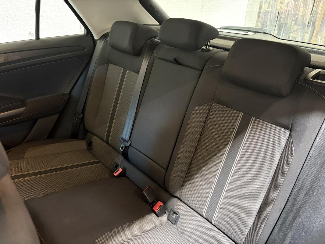 Volkswagen T-Roc - Photo 42
