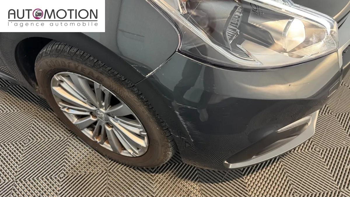 Peugeot 208 - Photo 12