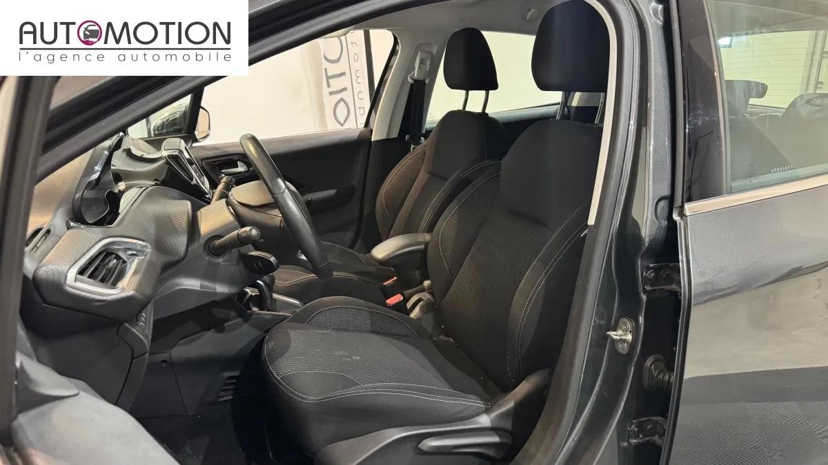 Peugeot 208 - Photo 19
