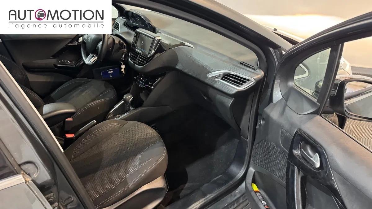 Peugeot 208 - Photo 23