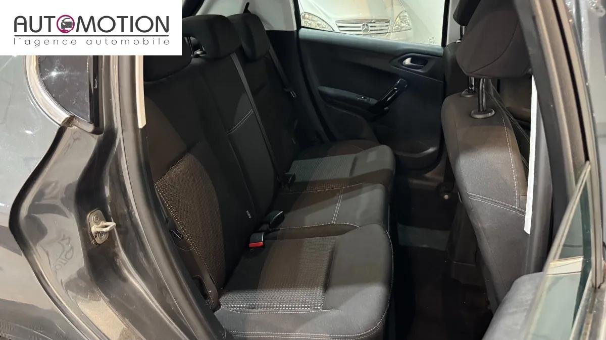 Peugeot 208 - Photo 24