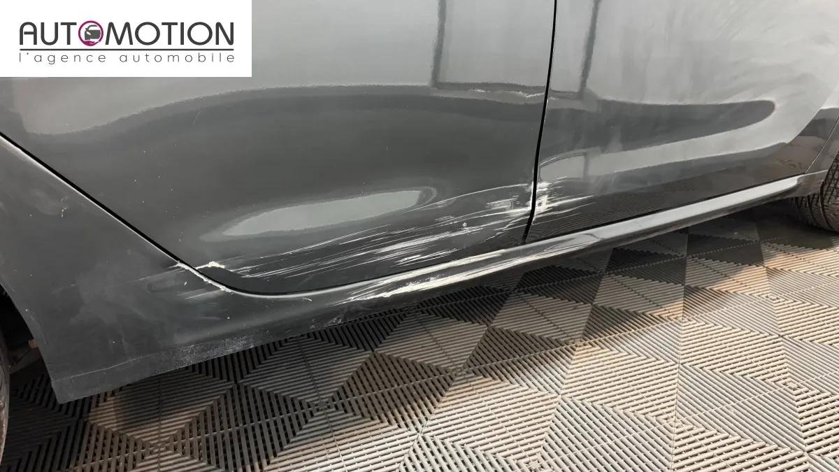 Peugeot 208 - Photo 10