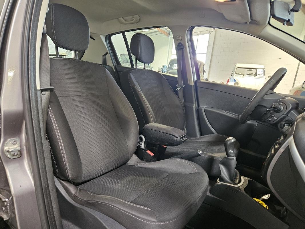 Renault Clio - Photo 14