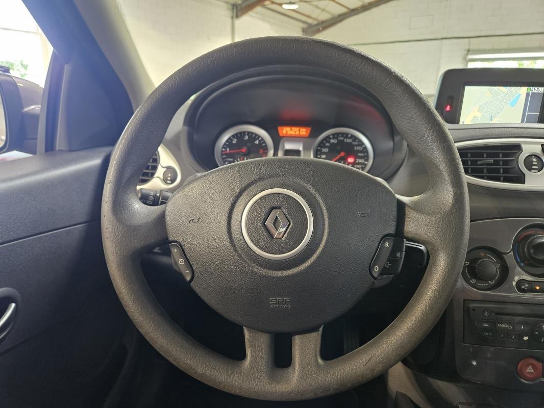Renault Clio - Photo 17