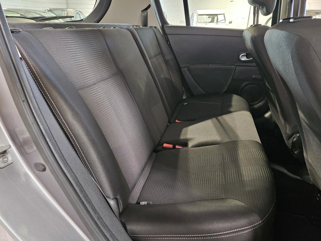 Renault Clio - Photo 23