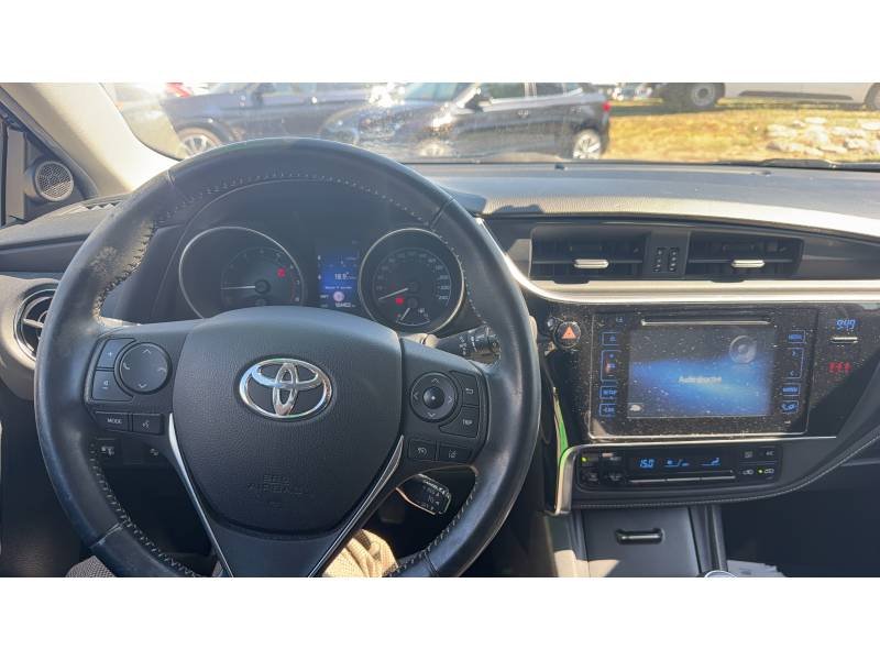 Toyota Auris - Photo 11