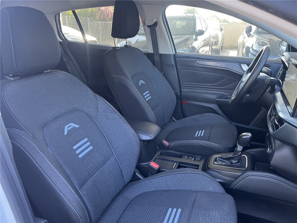 Ford Focus - Photo 8