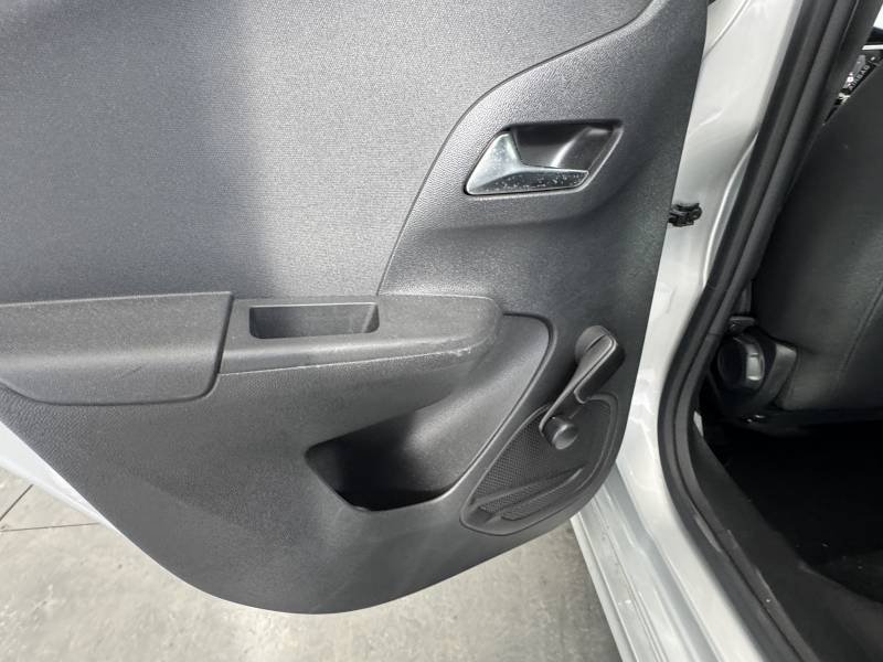 Opel Corsa - Photo 21