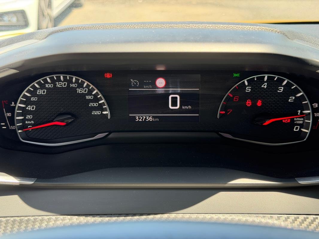 Peugeot 208 - Photo 16
