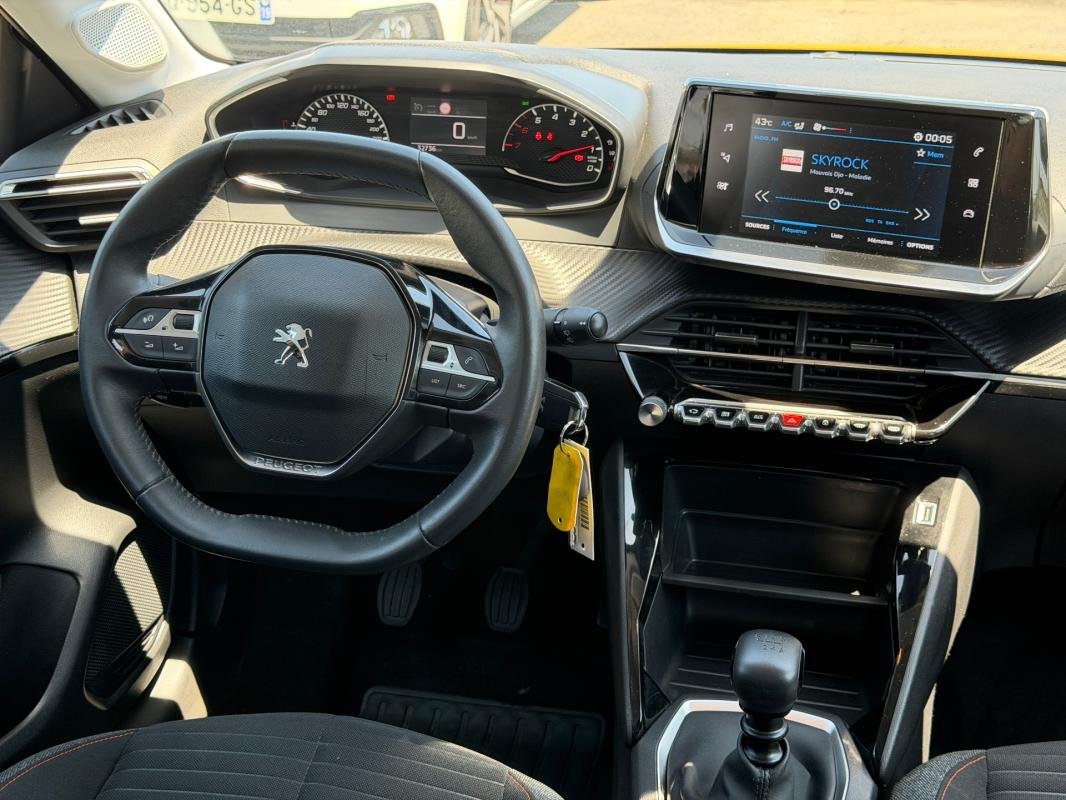 Peugeot 208 - Photo 5