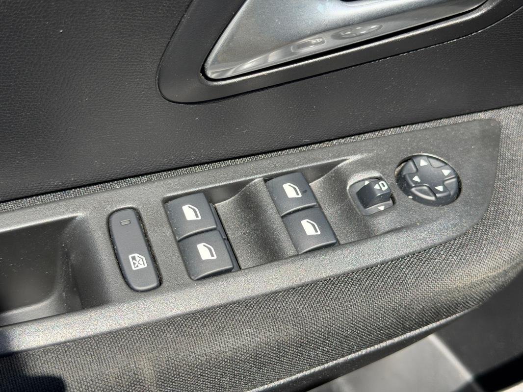 Peugeot 208 - Photo 7