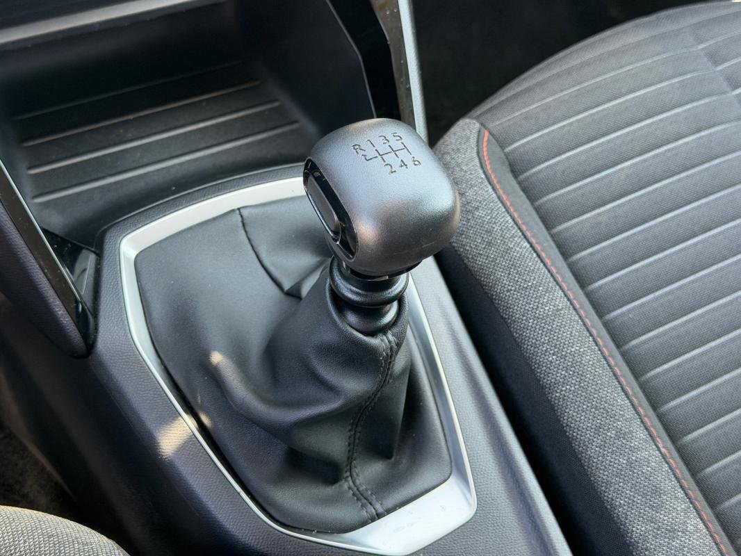 Peugeot 208 - Photo 8