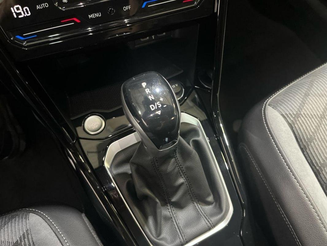 Volkswagen T-Roc - Photo 11