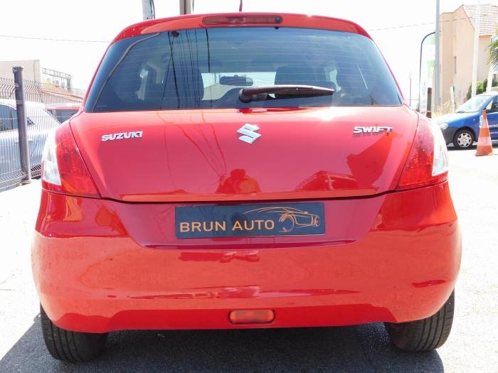Suzuki Swift - Photo 11