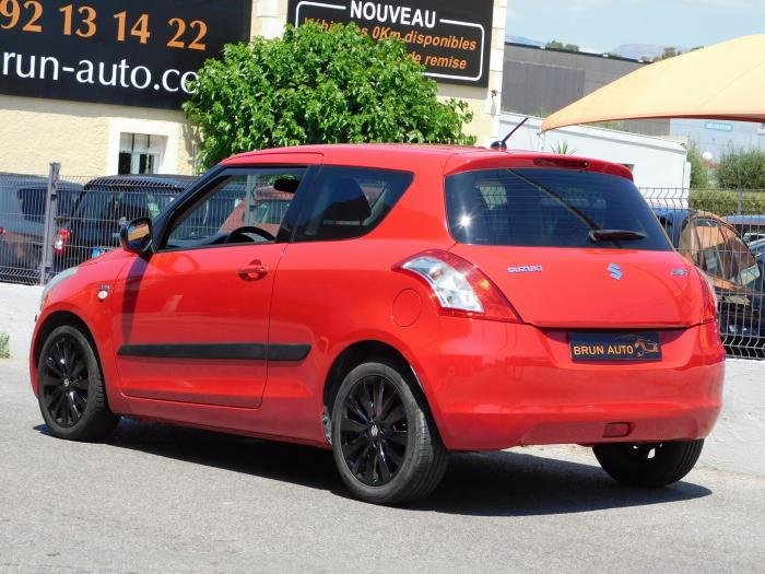Suzuki Swift - Photo 17