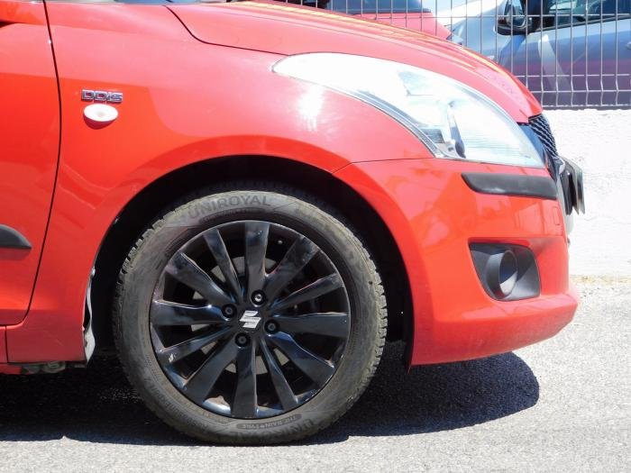 Suzuki Swift - Photo 6