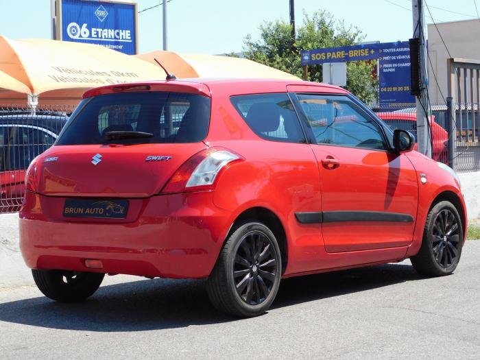 Suzuki Swift - Photo 8