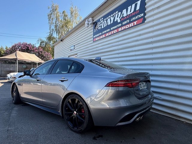 Jaguar XE - Photo 6