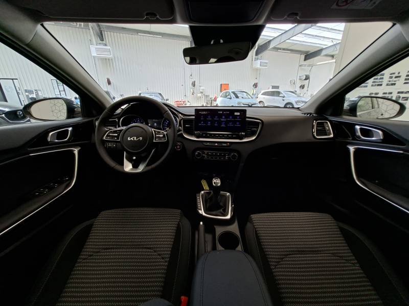 Kia CEED - Photo 15