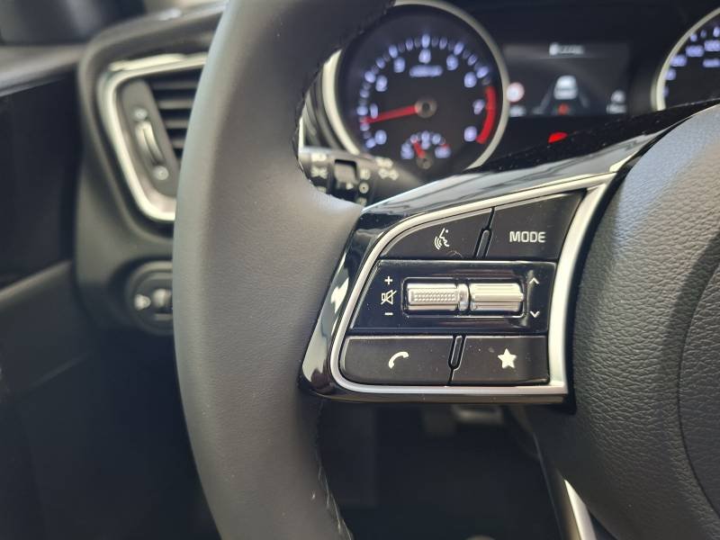 Kia CEED - Photo 19