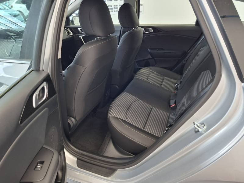 Kia CEED - Photo 11