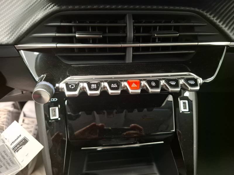 Peugeot 208 - Photo 21