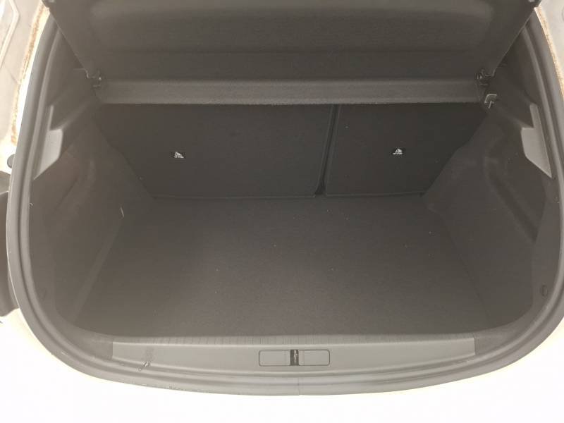 Peugeot 208 - Photo 9