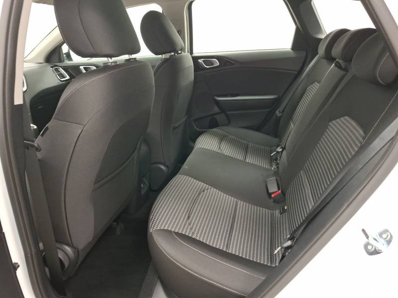 Kia CEED - Photo 24