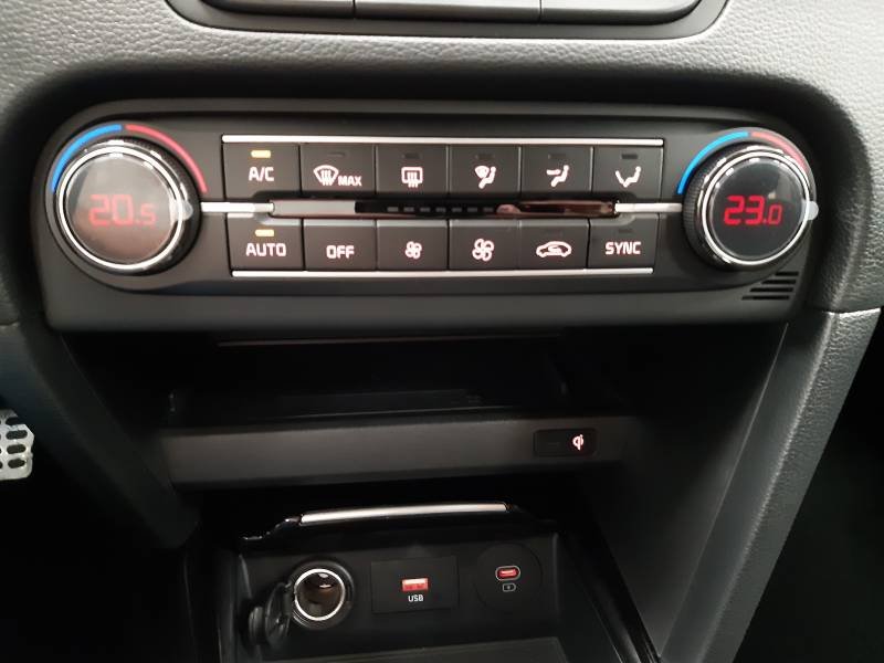 Kia CEED - Photo 18